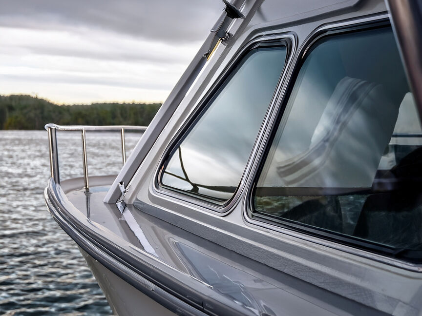 Plexiglas grau getönt als Bootsscheibe