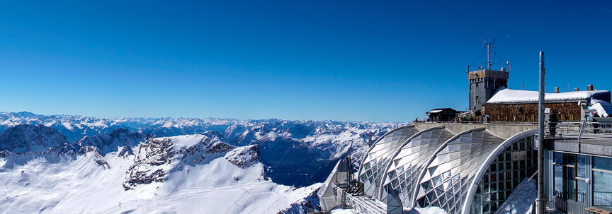 Dach der Wettersation auf der Zugspitze mit Elementen aus PLEXIGLAS®